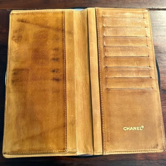 CHANEL Coco Chocolate Bar Caramel Lambskin Long Bi-Fold Wallet - Picture 8 of 14